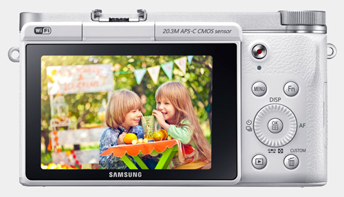 Wi-Fi, NFC, 20 mln pikseli – Samsung  NX3000