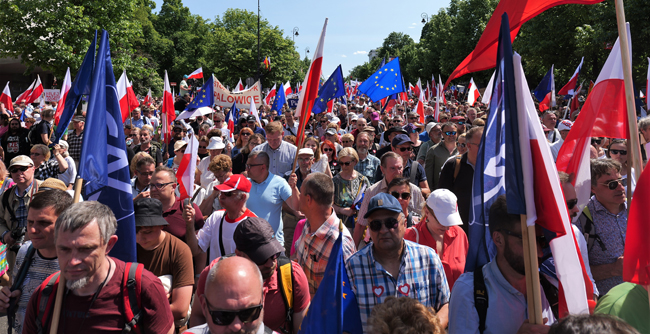 Nie zabraklo te cytatów prezesa. Detekcja systemu AF tej da rade z t twarz. 