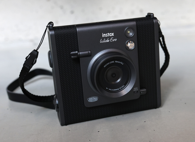 Fujifilm Instax wide_evo