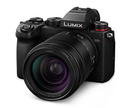 Panasonic LUMIX S5D – nowa wersja penoklatkowego bezlusterkowca